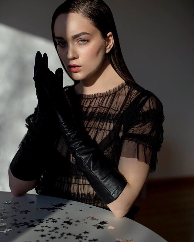 NEOandLIME's tweet photo. You know what they say... 'Everybody's got their dark side'. 😉#portraitshoot #styleblogger #portraitoftheday #igersromania #chasinglight #photographylover #postmoreportraits #stylegram #instabeauty #lookoftheday https://t.co/0YIV9Cxskp https://t.co/2g1mtRIgqB
