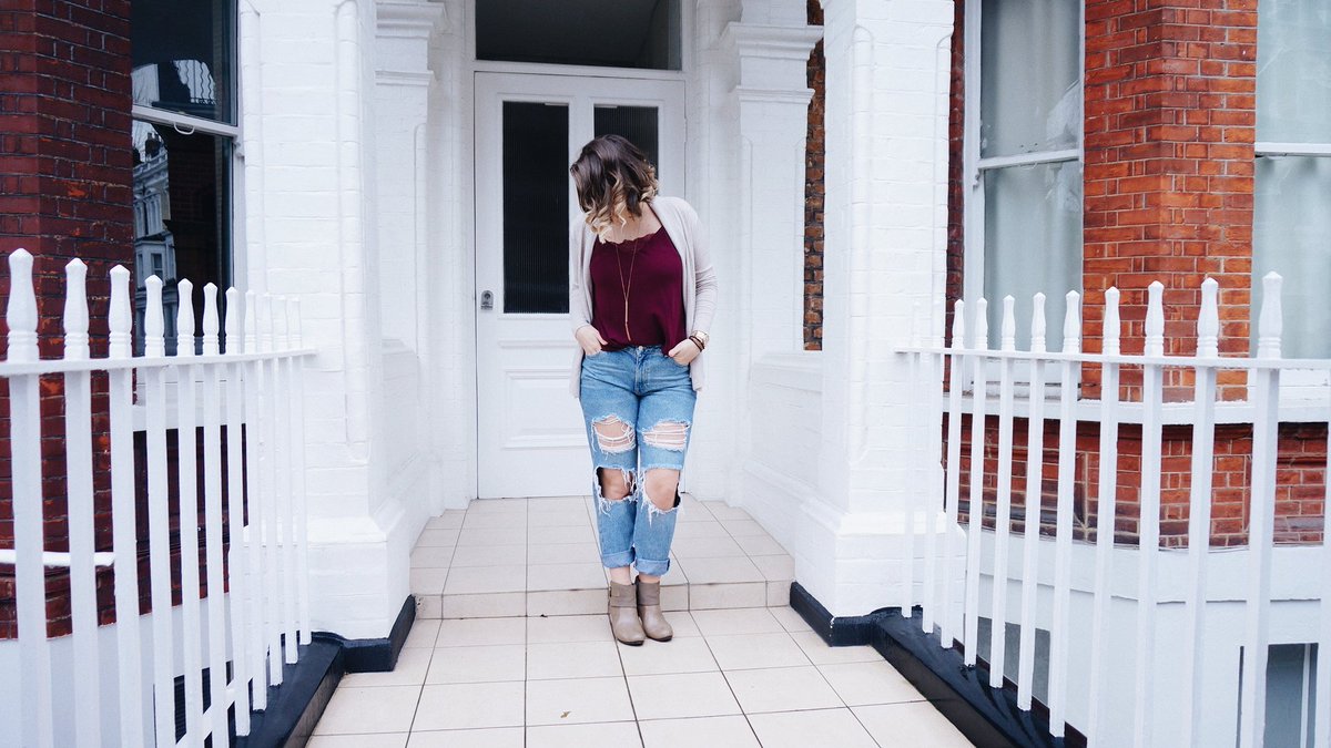 KateAn_KateAn's tweet photo. Get the look!!
https://t.co/CbHAFcexOp
#photo #blue #thoughts #portraitphotography #portraitphotographer #pictures #picoftheday #eyeshadow #palette #outfit #katean #blog #inspiration #ideas #inspiration #makeup #colour #favourites #style #streetstyle #cosy #coffee #blogger https://t.co/2NpPllNQzc