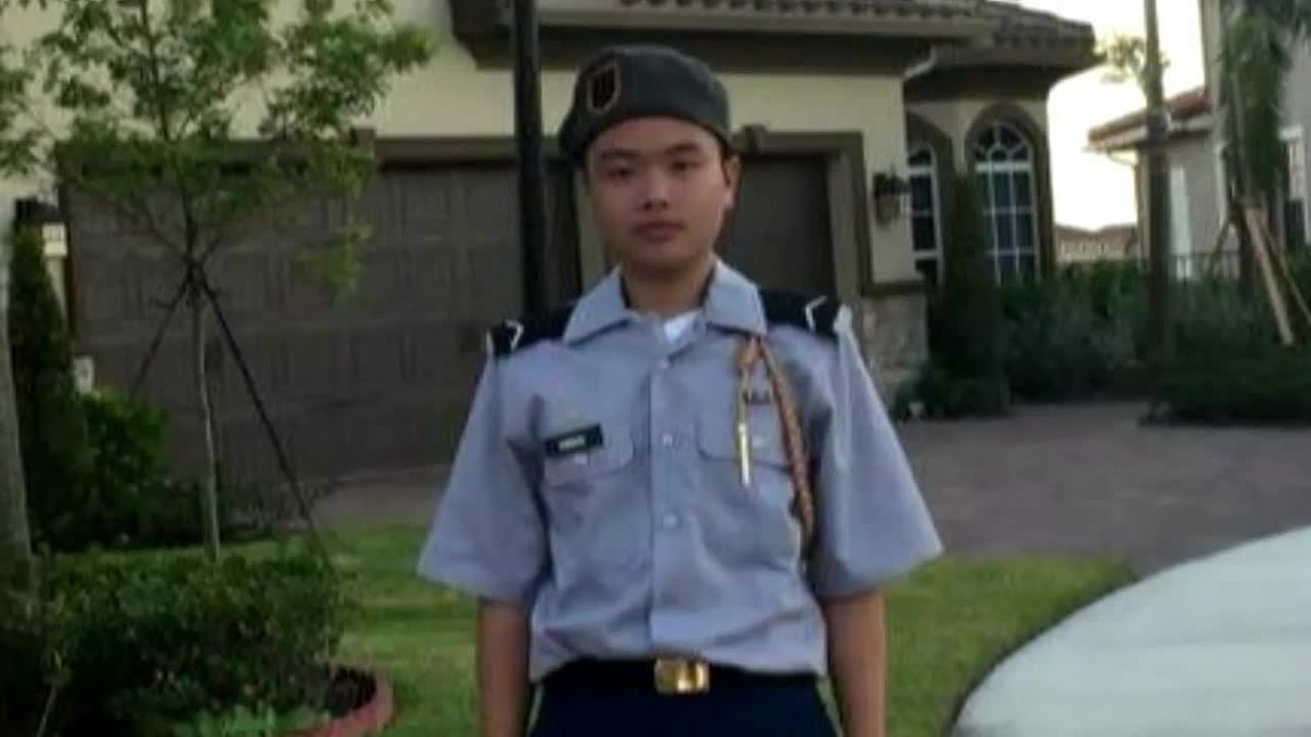 Friends petition for military funeral for Stoneman Douglas student hailed as hero bit.ly/2EBcs6v https://t.co/FTcjjlip7A