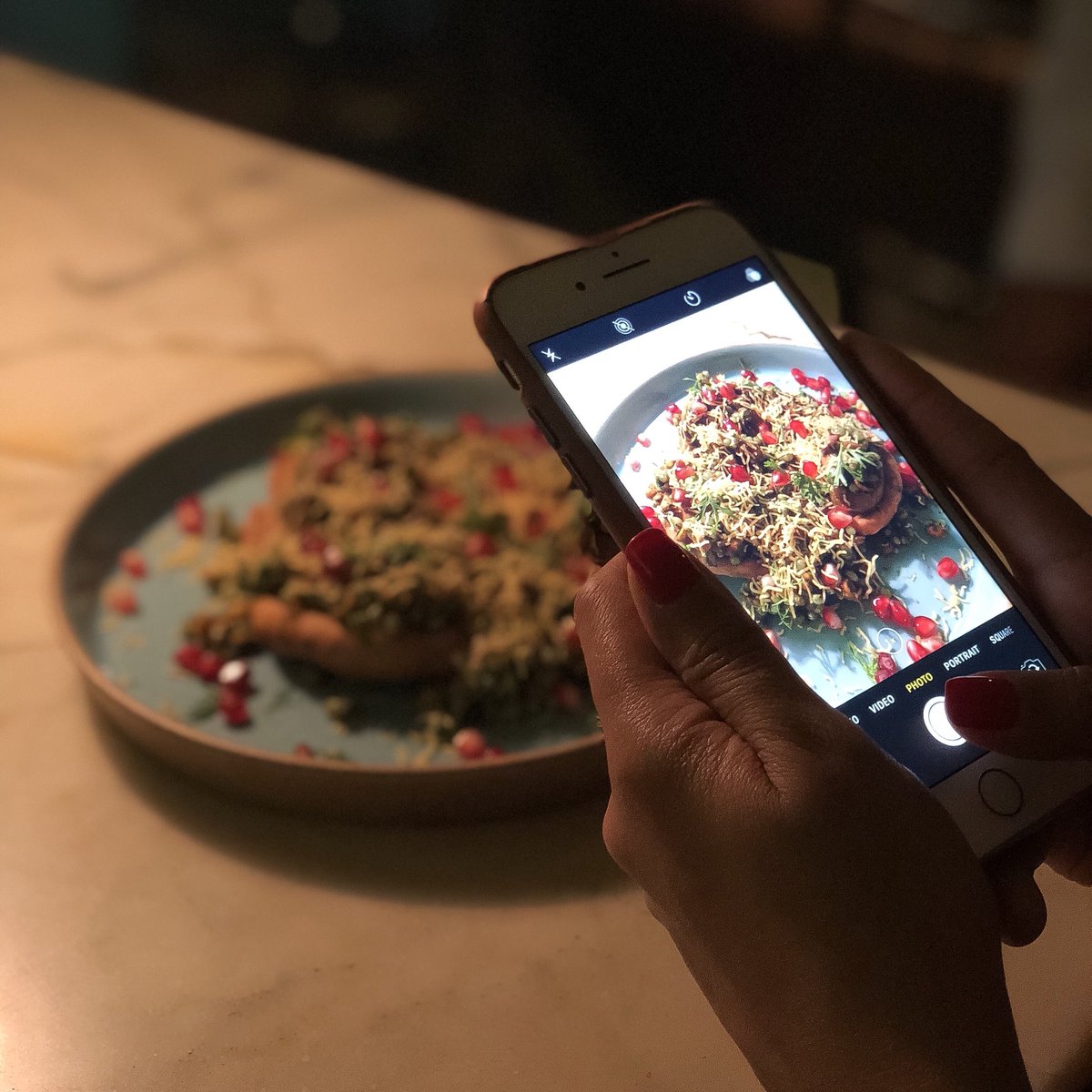 TalkToKarishma's tweet photo. You can take people out of Bombay, but you’ll never be able to take Bombay out of the people. And that’s what @bombayvintagecolaba celebrates through flavourful, fuss-free food and drink. And as expected, friendly smiles and great service all throughout! #Bombae #AnEmotion ♥️ https://t.co/1DCM95EhsC