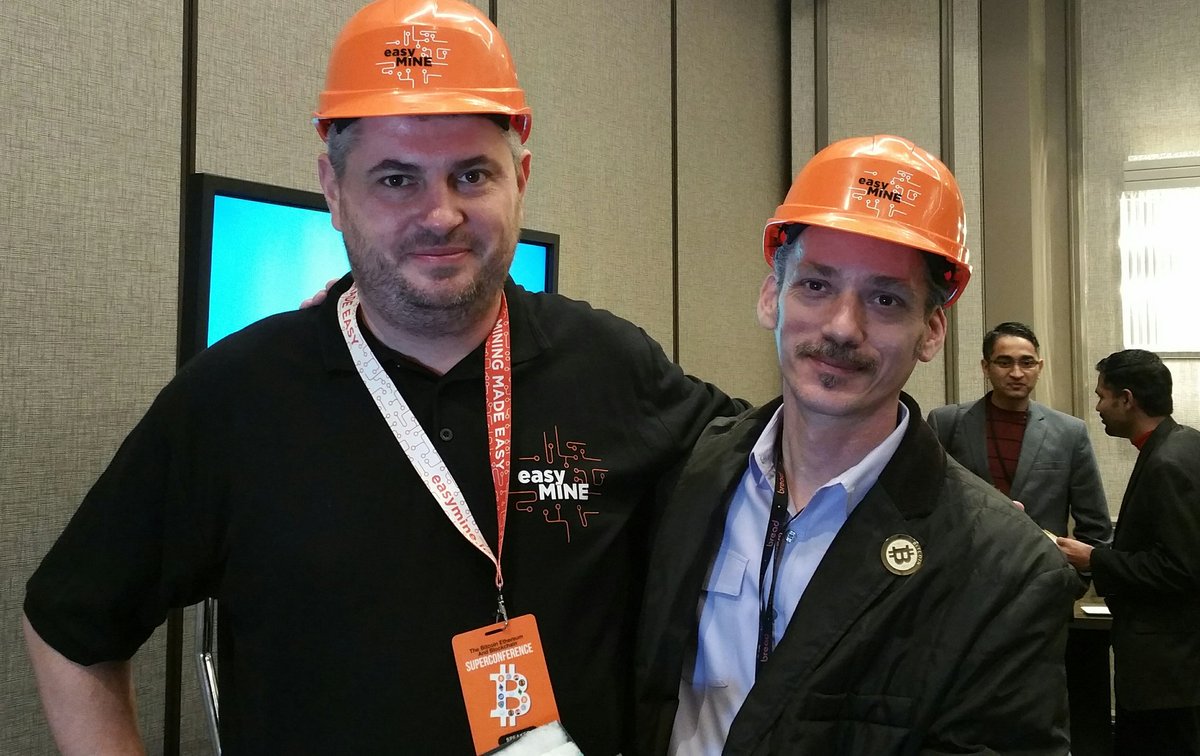 CriptoMonedasTV's tweet photo. Alerta #nerd. Hablamos de minería y hardware con el #CEO de .@easymineio #BitcoinSuperConference18 https://t.co/5cF0gNEF5v
