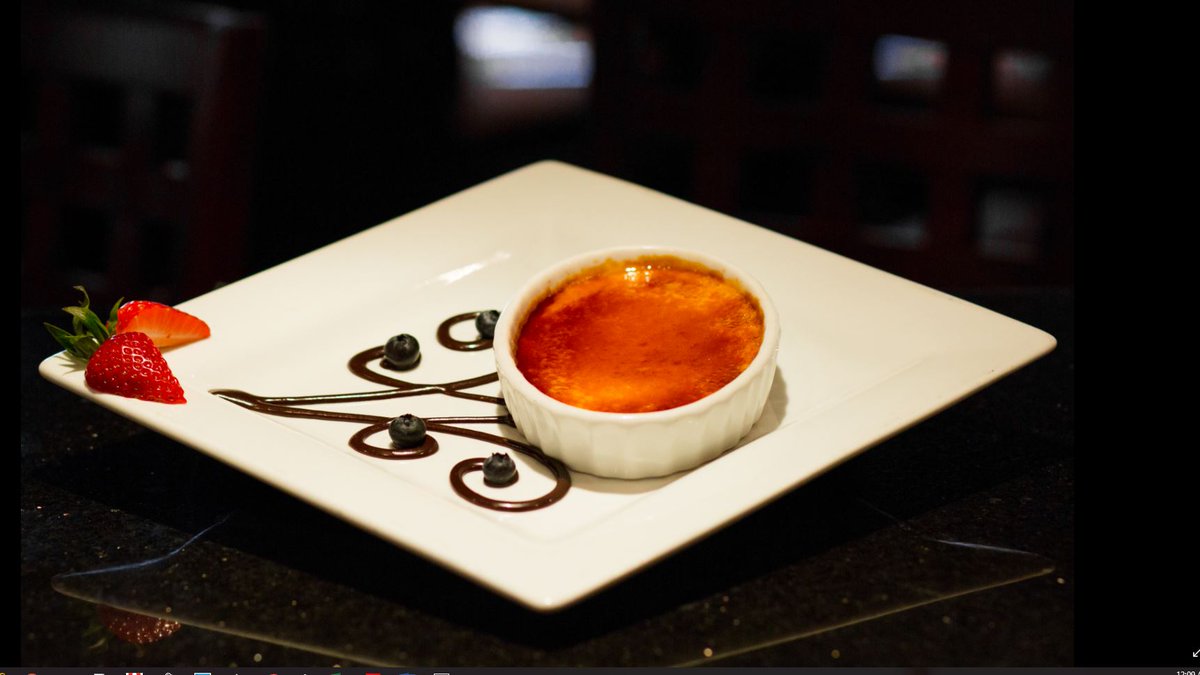 Sunday #Sweetness. Our #desserts are just too good to pass up! View our dessert menu (and tempt your taste buds) at hopsocialtavern.com. 🍮😋
*
*
*
#cremebrulee #saveroomfordessert #bestfoodphoenix #eatsaz #azfoodie #tastyaz #chandlerfoodie #chandler #hopsocialtavern