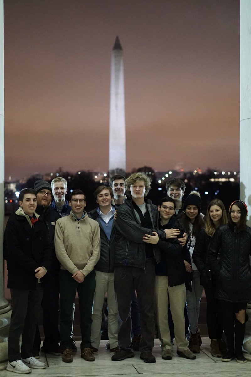 The <a href="/LFHS_LakeForest/">Lake Forest Community High School D115</a> Debate Team’s last night in DC for @jsajuniorstate Winter Congress. This great shot was taken by Tim Haussermann from the top of the Jefferson Memorial. #LFleadstheway