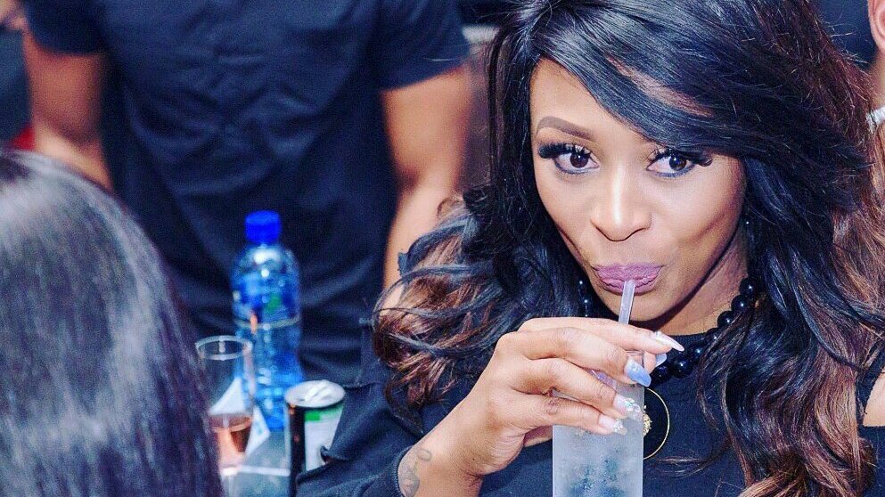 _Thee_Cookie's tweet photo. @_nadinestg If someone starts with you just tag me when babe.. we'll humble that person together #tag_team style.. 😂😂😂😂 vele uthi "@SthenaMvungama " https://t.co/R4jziilPw5