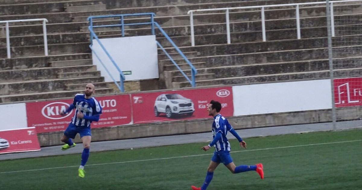 UEFigueres's tweet photo. La foto de la celebració de @JPons20 👊👊👊 (2-1 63') https://t.co/bRoC4vnzo9