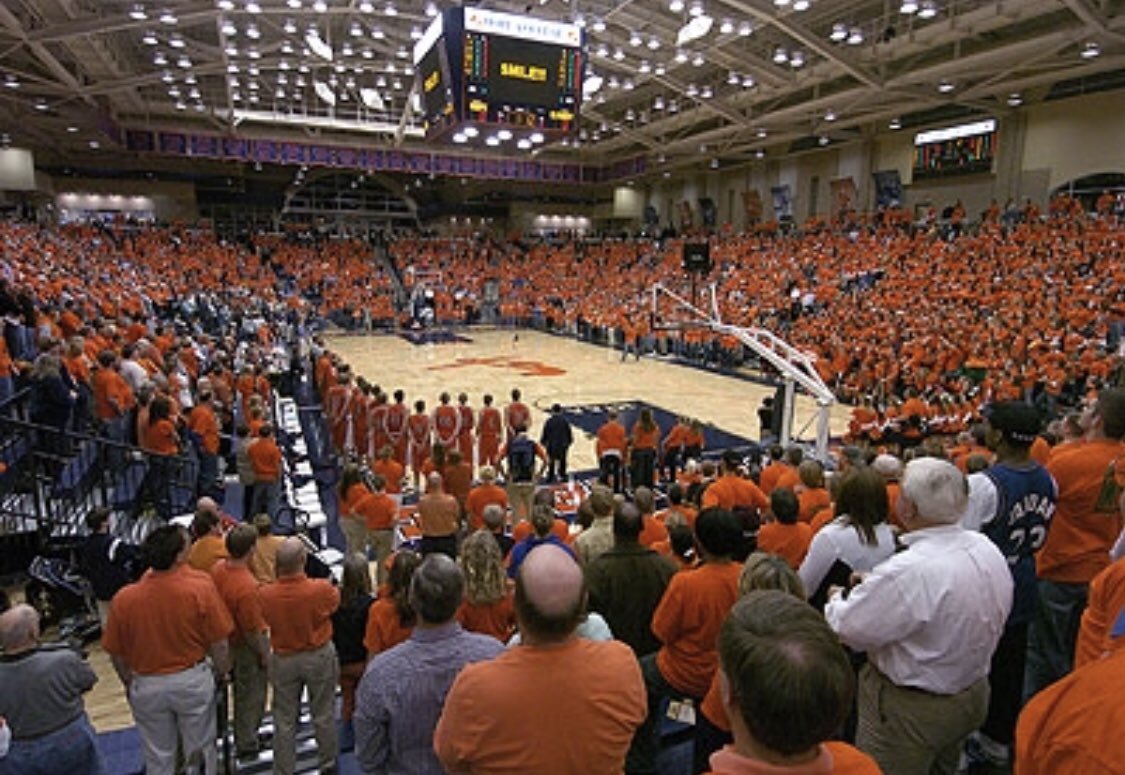 jeff_bikus14's tweet photo. Very proud to announce my commitment to Hope college to continue my academic and basketball career. Huge thanks to my family, coaches, teammates, and friends that have brought me to this point!! #GoHope⚓️🏀🔹🔸 https://t.co/9fobdgxyZx