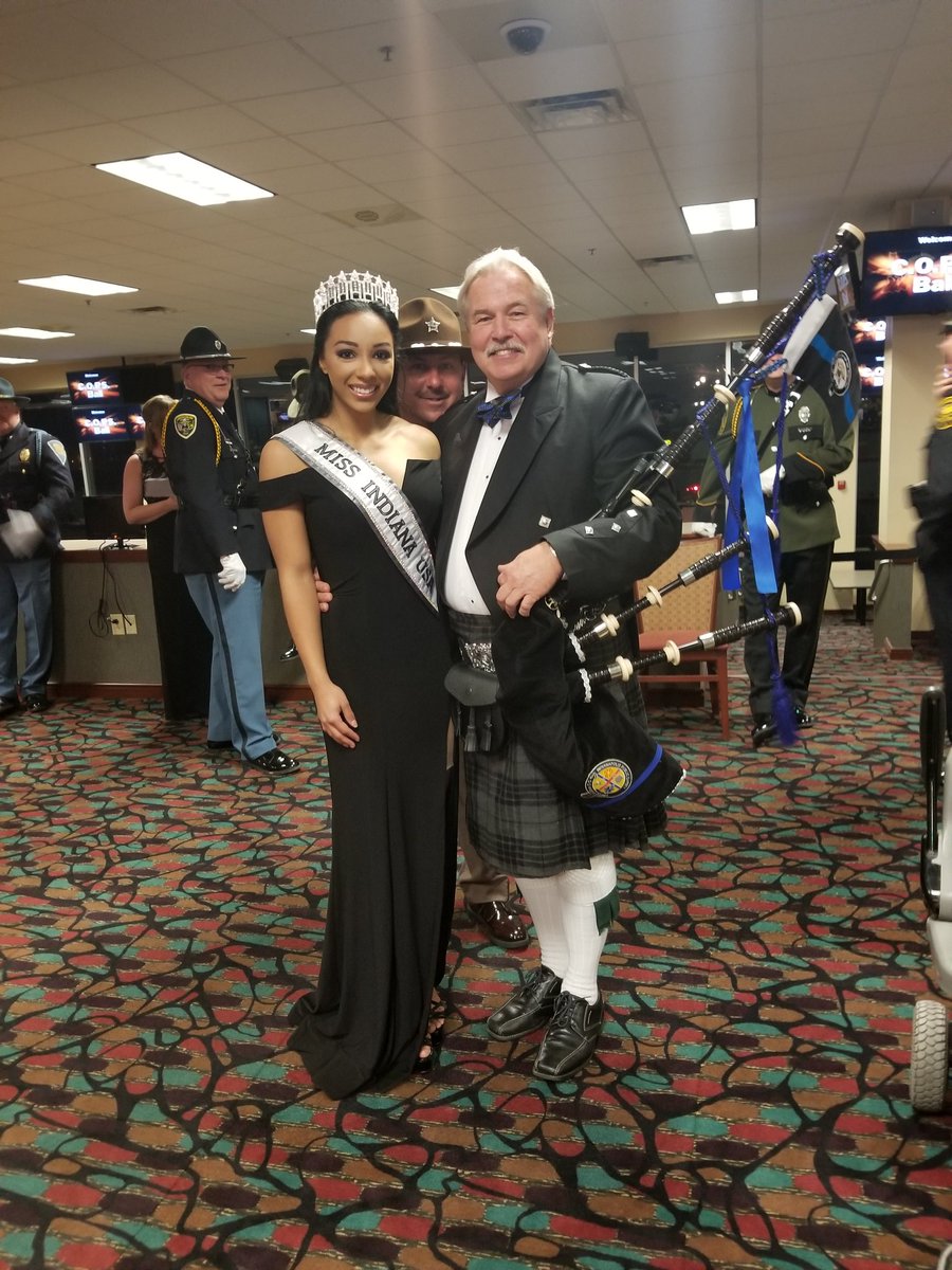 missinusa's tweet photo. An honor to be at the Indiana Cops Ball hosted by the Indiana Grand Racing and Casino. Honoring the families and their loved ones who made the ultimate sacrifice. I was honored to be a special guest along with Colts player Ryan Kelly,sharung his personal connection with cops. https://t.co/xNGQo0PT5n
