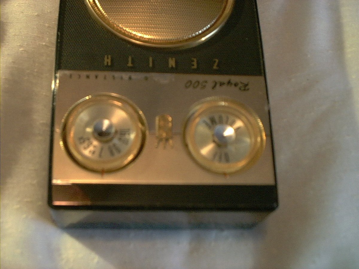 VintageRadioMan's tweet photo. https://t.co/1dmSAnVxzj #VintageMusic #vintageElectronics #VintageComponents #1950s #1960s #MadeInUSA #Royal #Royal500E #Radio #working #works #GoodCondition #Plays #receives #stations #broadcast #VintageRadio #ForSale #RT https://t.co/FFJEBjoAk7