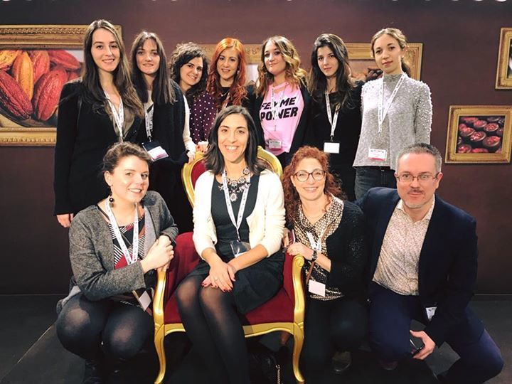 Il Social Media Team che vi ha accompagnato per questo meraviglioso Salon du Chocolat 2018 vi saluta e vi dà appuntamento al 2019! 
Nel frattempo continuante ad allenarvi per rimanere #ChocoLovers!! 🍫🍫🍫🍫