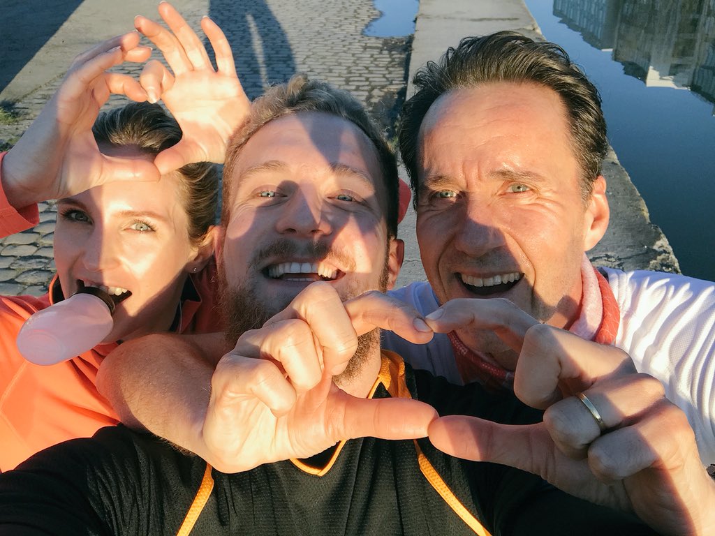 EvaBreitkreutz's tweet photo. sunday is runday with @Jonathanvonr - bumping into @IgnaziEric was just the cherry on the cake #sundayrunday #sapducoeur #courseducoeur #dondorganes #amsap https://t.co/AYl3fw1Mdn