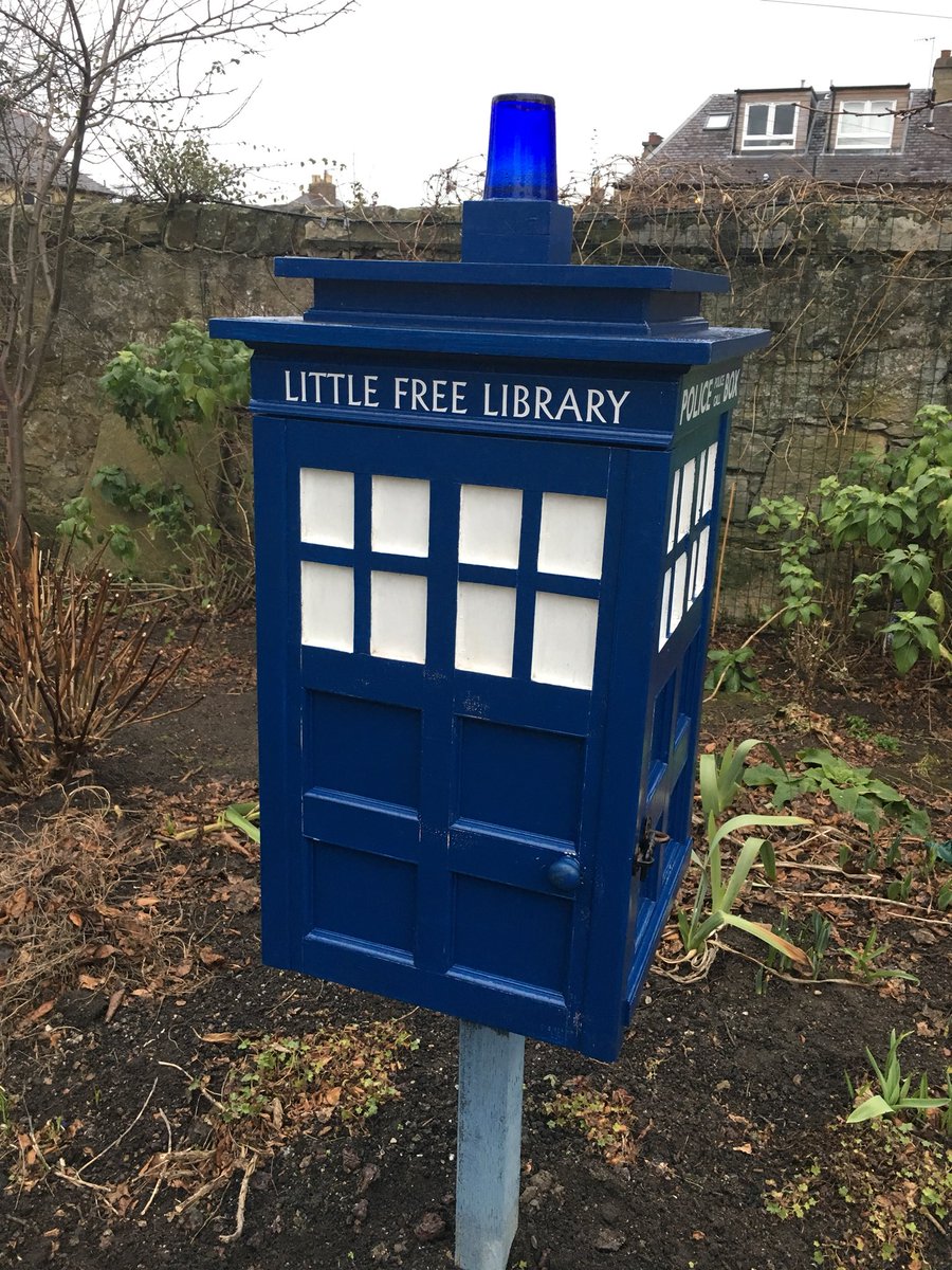 gavinoattes's tweet photo. Little Free Libraries popping up in our local park! Lovely idea #library #books #freelibrary https://t.co/f59qbLP5jH