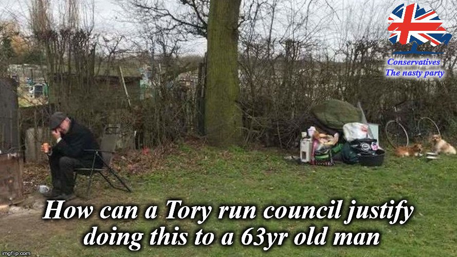 Redsfan1977's tweet photo. A 63yr old man was rendered homeless and in tears after Harlow council in Sussex kicked him out of his own caravan, removed and dumped his possessions to one side and then proceeded to drive away with his caravan. Any comments on why this happened @halfon4harlowMP? https://t.co/Tkcl6QNVTM