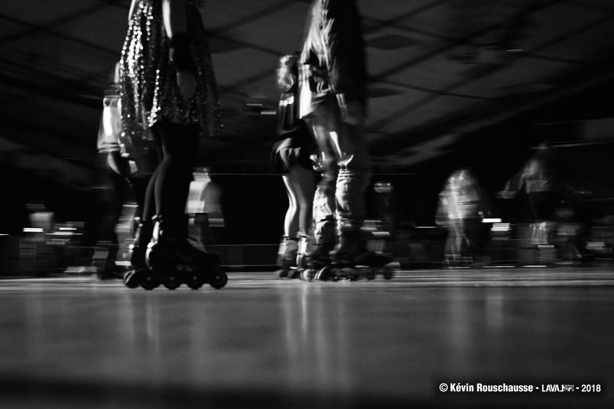 Laval_la_Ville's tweet photo. C'était ambiance boîte de nuit à la salle polyvalente ce dimanche à #Laval pour fêter les 10 ans du @6PAR4 avec le CAB Roller. Fou succès pour la 1ère Roller Disco... Retour en images ! https://t.co/SC8FTyshfX