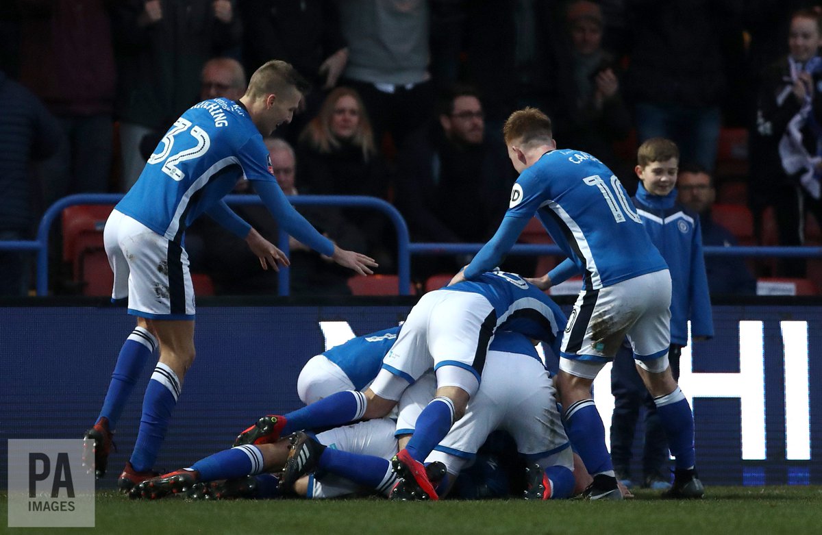 FourFourTwo's tweet photo. FULL-TIME #RAFC 2-2 #THFC
⚽ Henderson (44)
⚽ Lucas (59)
⚽ Kane (88)
⚽ Davies (93)
A brilliant performance from Rochdale sees them get a trip to Wembley.
#ROCTOT https://t.co/ywhV8KmtMH