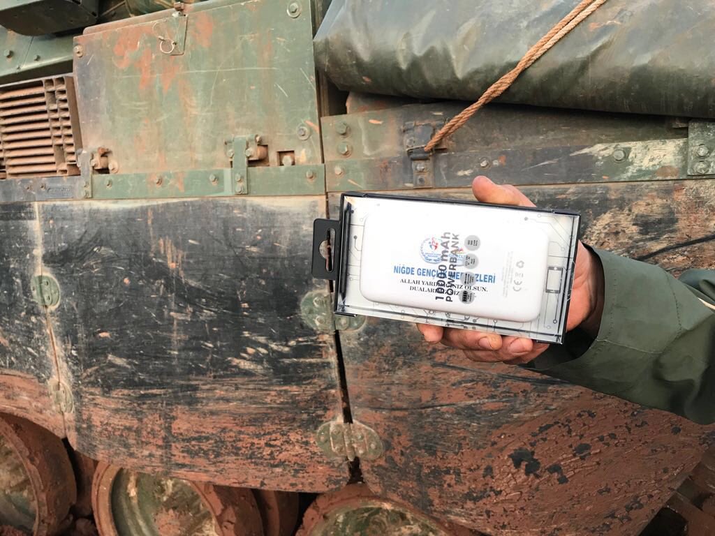 <a href="/GSBgenclik/">Gençlik Hizmetleri</a> İşte #GSBGençlikMerkezleri ruhu... 
Yine çok ince düşündünüz be arkadaşlar...
Mehmetçiklerimiz için duların önceliğimiz olduğunu belirtiyor, emek veren tüm çalışma arkadaşlarımı,kardeşlerimi tebrik ediyorum...
Bu arada Elif Naz kardeşimiz duygulara tercüman olmuş...
Harikasınız!