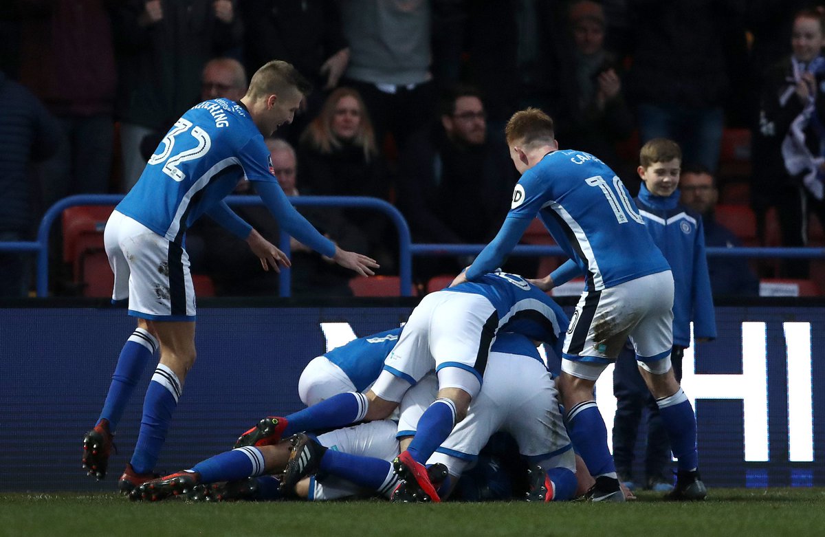 SuperSportTV's tweet image. Drama at the death! Harry Kane thought he had won it for Spurs, only for Davies to equalize for Rochdale in the 93rd minute as they earn a replay at Wembley with a 2-2 draw. 
#EmiratesFACup