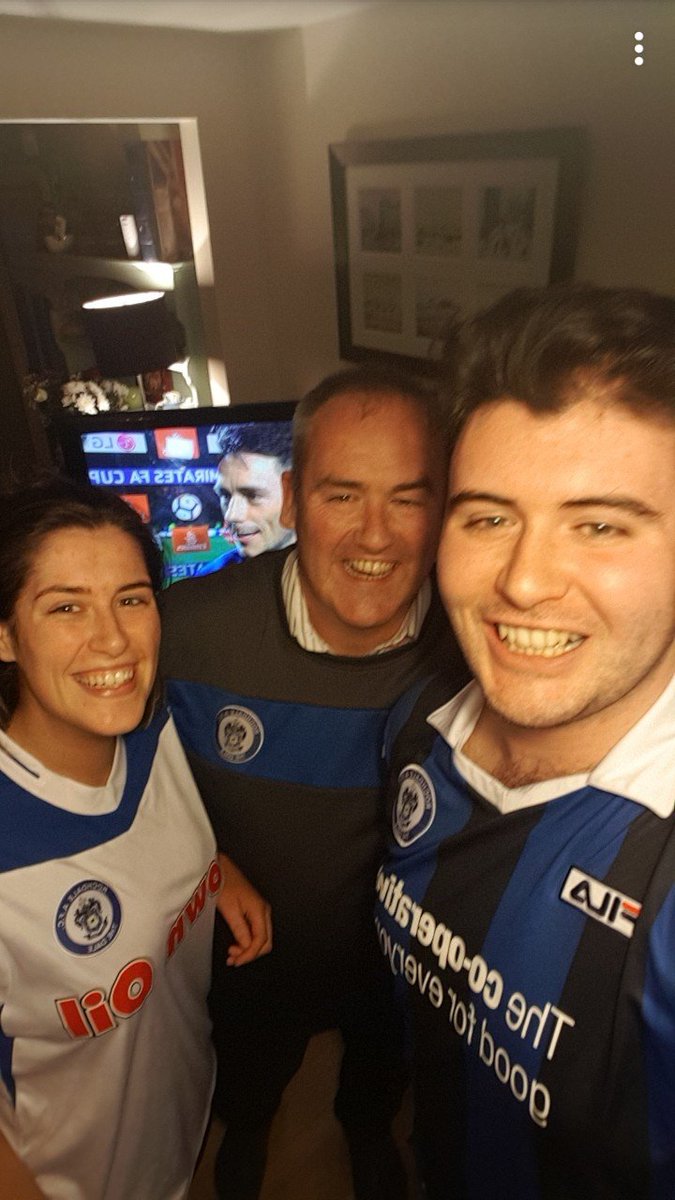 BreeanOReilly's tweet photo. Super proud to be a @officiallydale  Supporter💙💙 Jumping around our sitting room in Ireland💚 https://t.co/4qlLHtkzJf