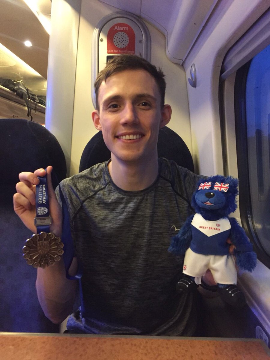 Great to be back at British Indoors mixing it up! 
Happy with 2nd in what was an exciting race! 
Well done to <a href="/ElliotLeviGiles/">Elliot Levi Giles</a> 👏🏼 
Big thanks to <a href="/MoreMile1/">More Mile</a> for the ongoing support! #SPARIndoorChamps