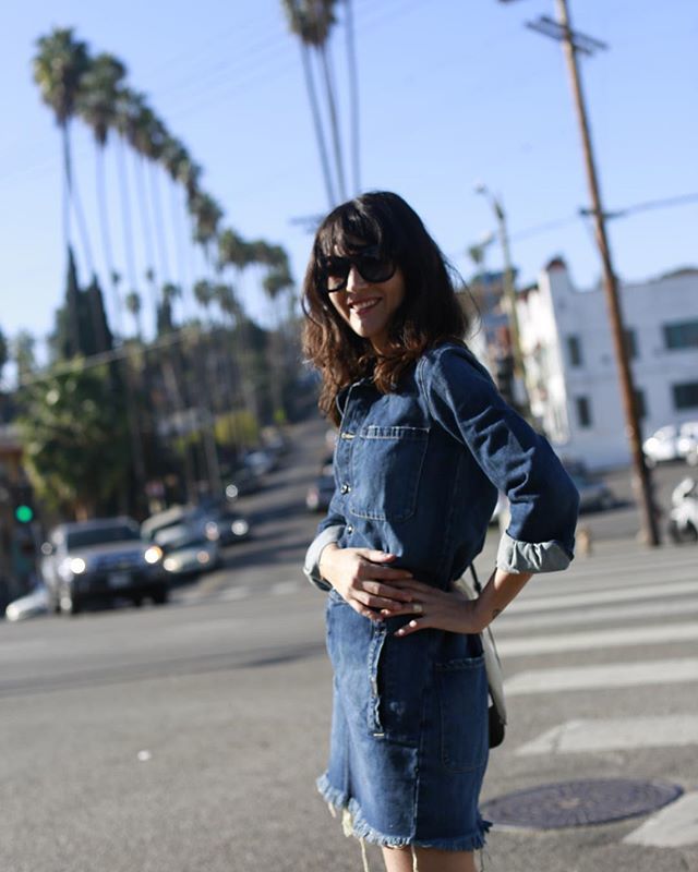 initialsla's tweet photo. I checked: the last time I posted a picture of me smiling was November 10 2017...it was time! 💋
.
.
.
.
.
.
#ootd #luckybrand #denim #dress #lablogger #fashiondiaries #streetstyle #streetfashion #sundaze #sunday #casualstyle #minimal #minimalstyle #blogmode #parisian #parisi… https://t.co/iFfkKWBG87