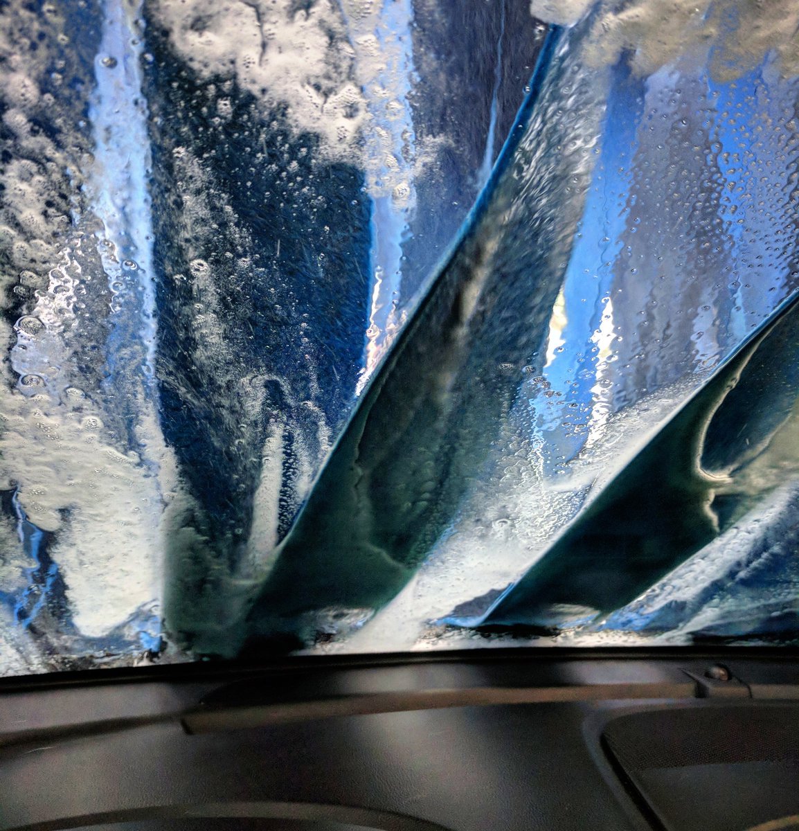 AngWxGrl's tweet image. I know, I know... it's going to to rain. But my car was filthy. #carwash #byebyesalt