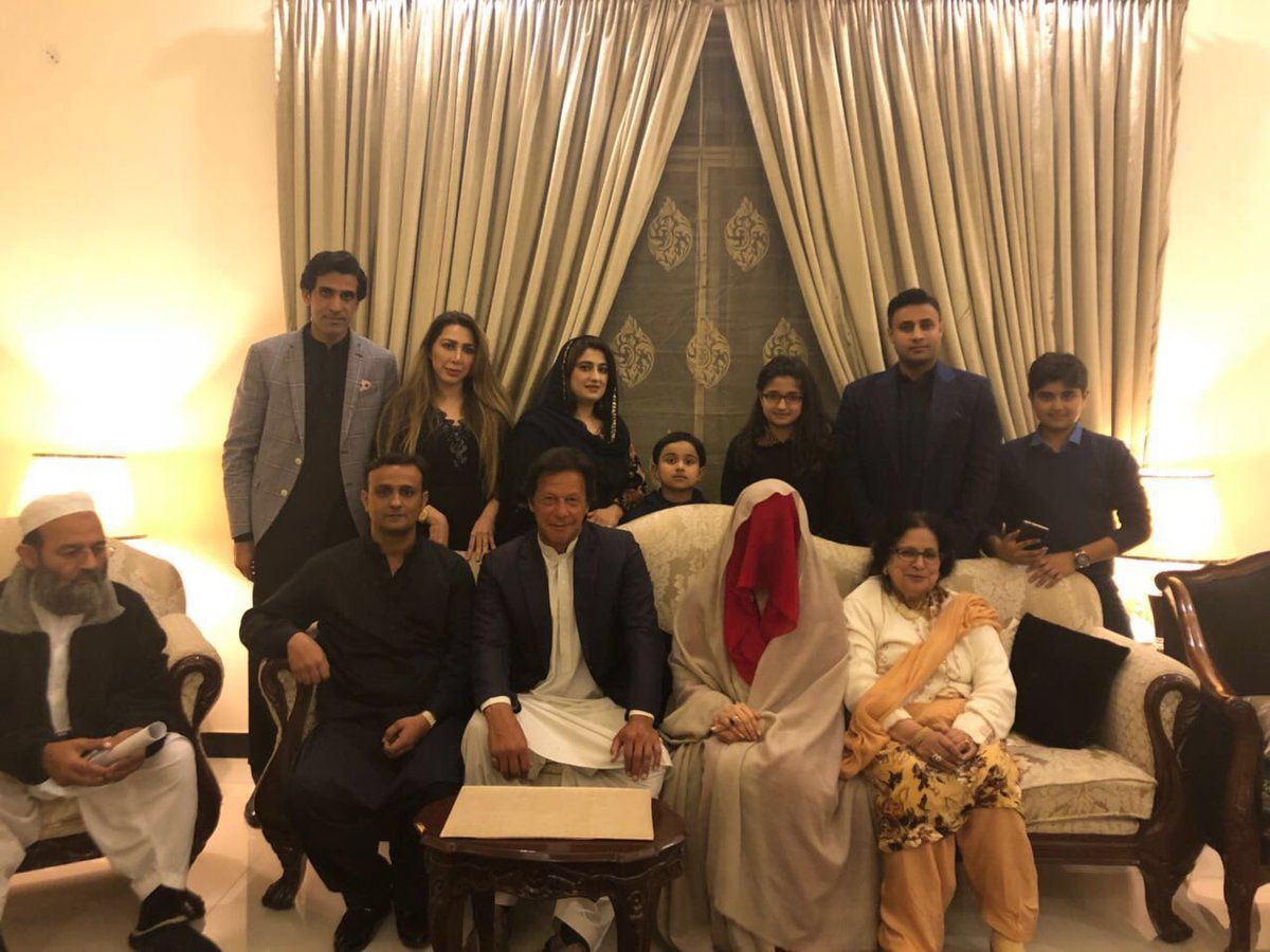 SMQureshiPTI's tweet image. Many congratulations @ImranKhanPTI . May Allah bless your future life with lots of happiness.