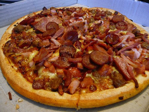 Dominos_Lombard's tweet photo. 62% of pizza toppings ordered in the US are meat toppings. What's your favorite? Click here to order now! #Dominos #Pizza https://t.co/DwHqek7b9o
