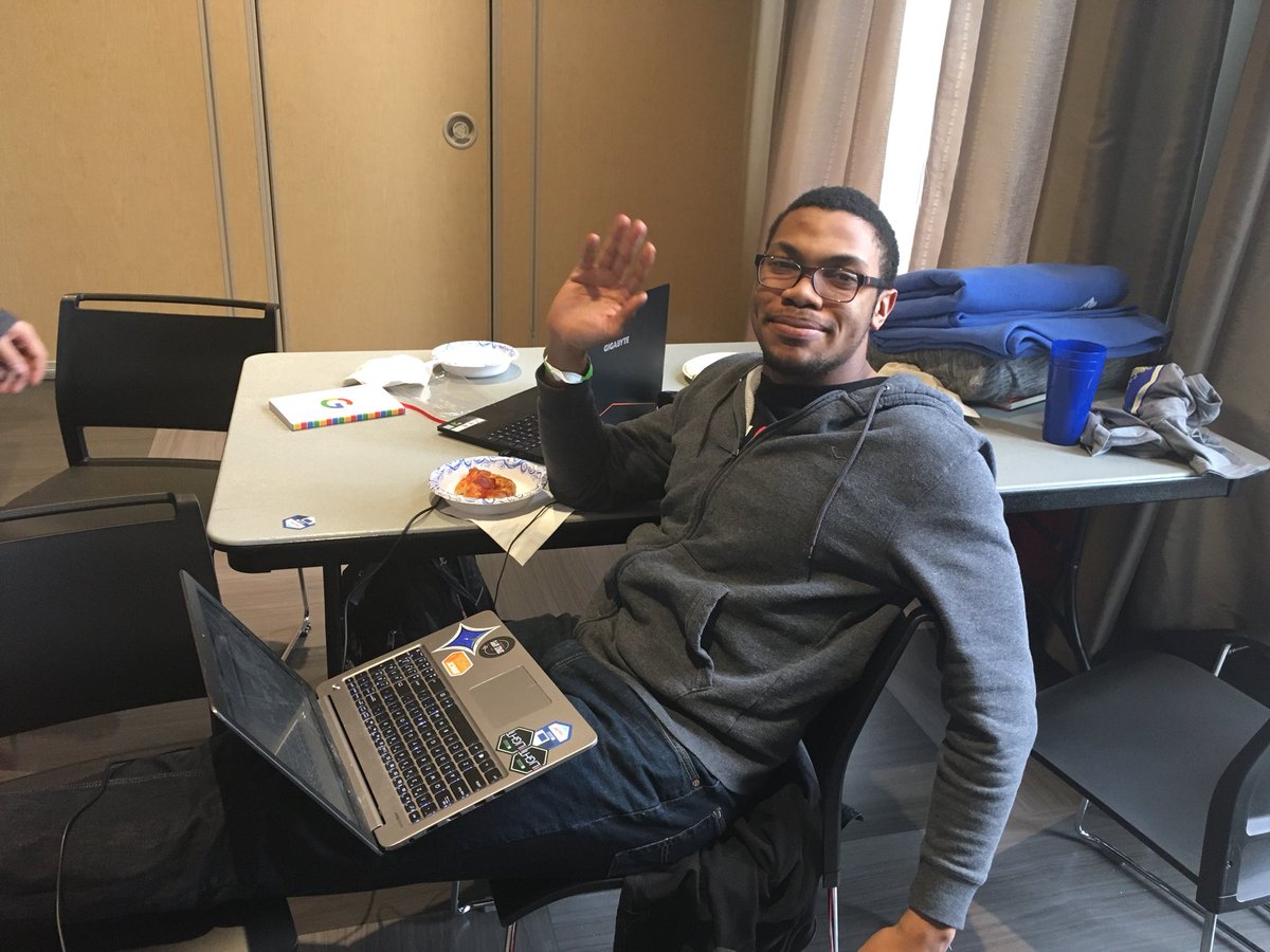 jspann__'s tweet image. Beyond excited that I got to meet such innovative students from other schools and learn about the interesting ideas that everyone has! Everything is better when you&apos;re doing it with new friends! #DandyHacks