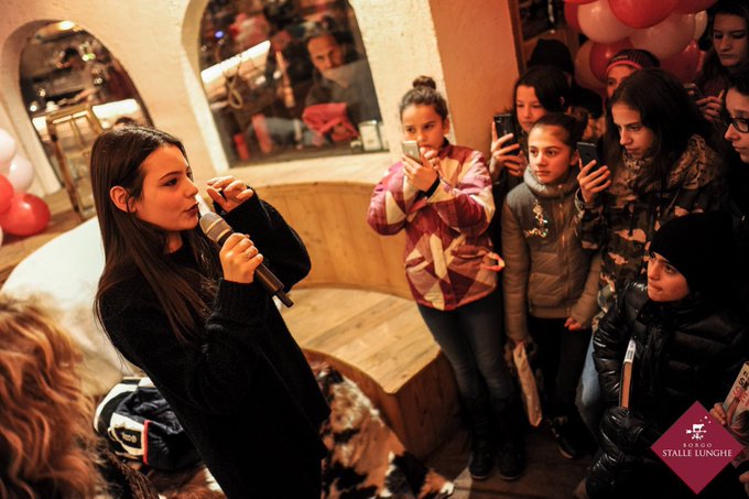 Firmacopie &ldquo;Se &egrave; con te, sempre&rdquo; a Prato Nevoso . Grazieeeeeee Sentirvi dire che il mio libro vi ha fatto<a href="/tag/se%C3%A8contesempretour"class="tags"><span>#se&egrave;contesempretour</span></a>