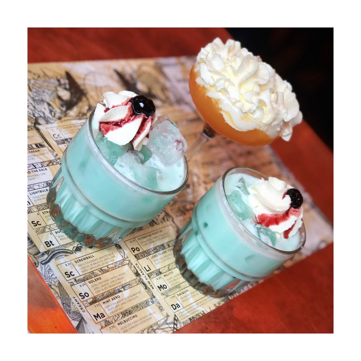 somethingsotrue's tweet image. Had such a lovely day ☺️💕@TheAlchemistUK Newcastle meeting the lovely @WeBlogNorth ladies. Thank you for organising this event it was really nice to meet some local bloggers &amp;amp; to taste a new cocktail ☺️ @TresVisage @NclSparkles  #neblogger #cocktails #weblognorthontour