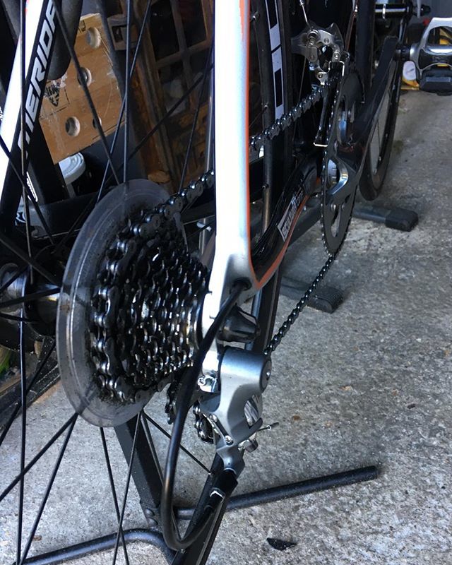 chris_archer00's tweet photo. Winter grime #chainmaintenance
.
.
.
.
.
.
#cycling #roadbike #cyclist #instacycling #rideyourbike #lovecycling #bicycle #roadcycling #cyclinglife #cyclistlife #cycling #bikelovers #instabike #bikeporn #bikestagram #fromwhereiride #instadaily #bikefit #l… https://t.co/Reb6onUerm https://t.co/re5f83kozP