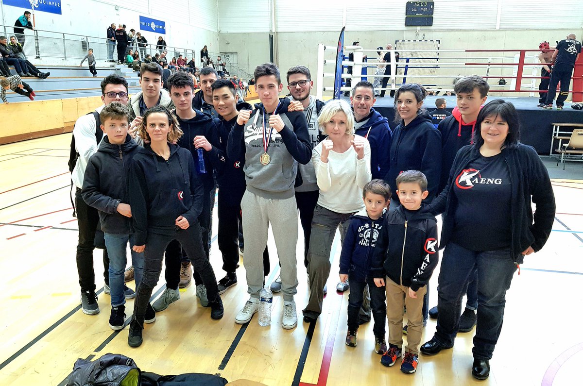 xavierbastard's tweet photo. De l'autre coté des cordes , je suis fière de mes boxeurs pour cette première compétition, un champion de la coupe#TeamKaeng #Thebeginning #boxing #combat #CoupeDeBretagne #coach #boxeur https://t.co/5RRuXtMvDm
