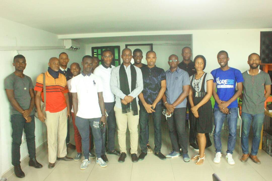 abdoul22kone's tweet photo. Unforgetable saturday of #MasterClassBDS with @biwalogo @YEFIEN_COM @aboukam @AmessiVendome #Digitalkoné #Digeetalife https://t.co/c4l8F96HQ2 https://t.co/6XG0HohCA8