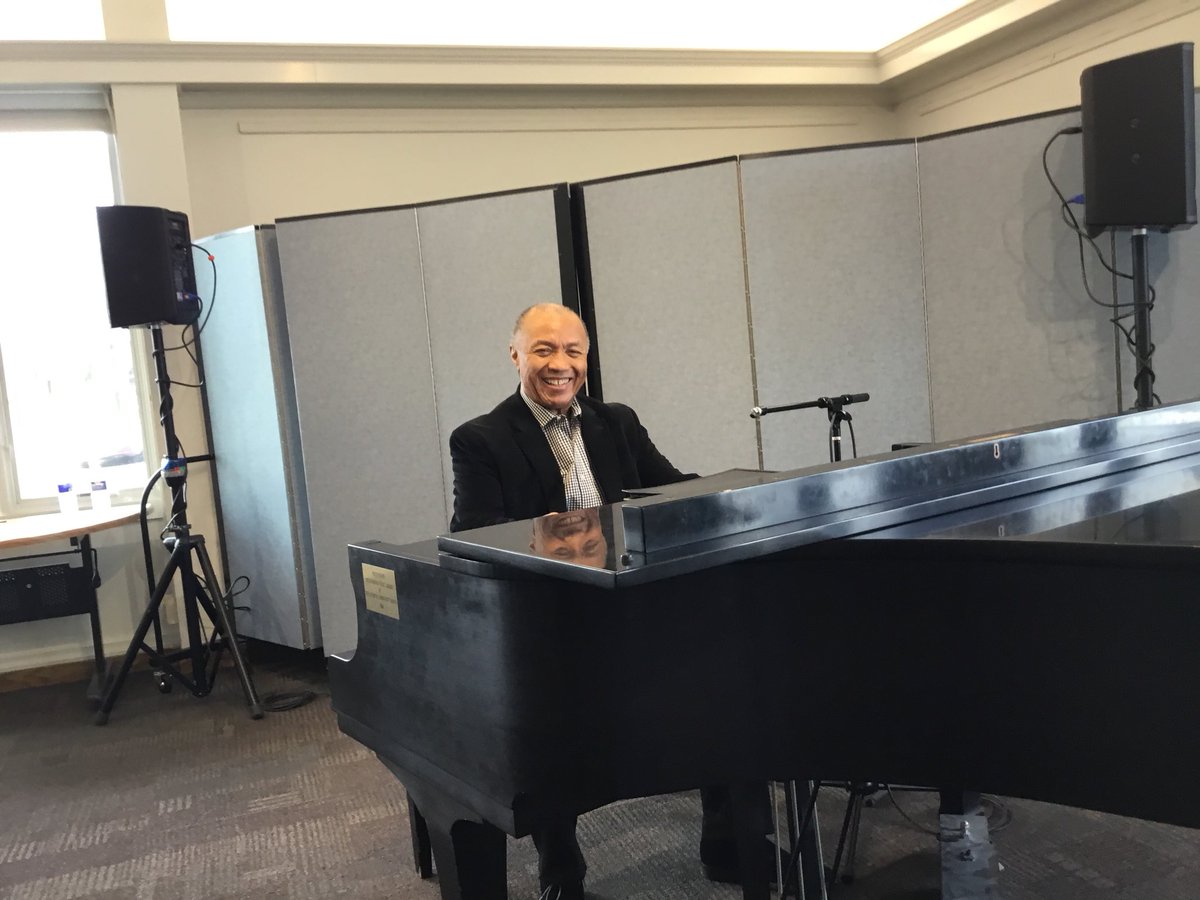 LiverpoolPubLib's tweet photo. #RonnieLeigh says hello again to the LPL’s Yamaha piano  this afternoon of Sun 2/18, in the Carman Community Room.
The grand Central New York singer’s show with guitarist #MarcusCurry starts at 2 p.m. A crowd is forming the lobby right now. Come join the #OriginsOfJazz III fun. https://t.co/7dWX0Gdpkq