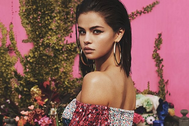 SelenaFanClub's tweet photo. You know what to do, fam. RT NOW TO VOTE FOR @selenagomez TO WIN #BestMusicVideo!! #BadLiar #iHeartAwards 🏆 https://t.co/gzLgDoRZSy