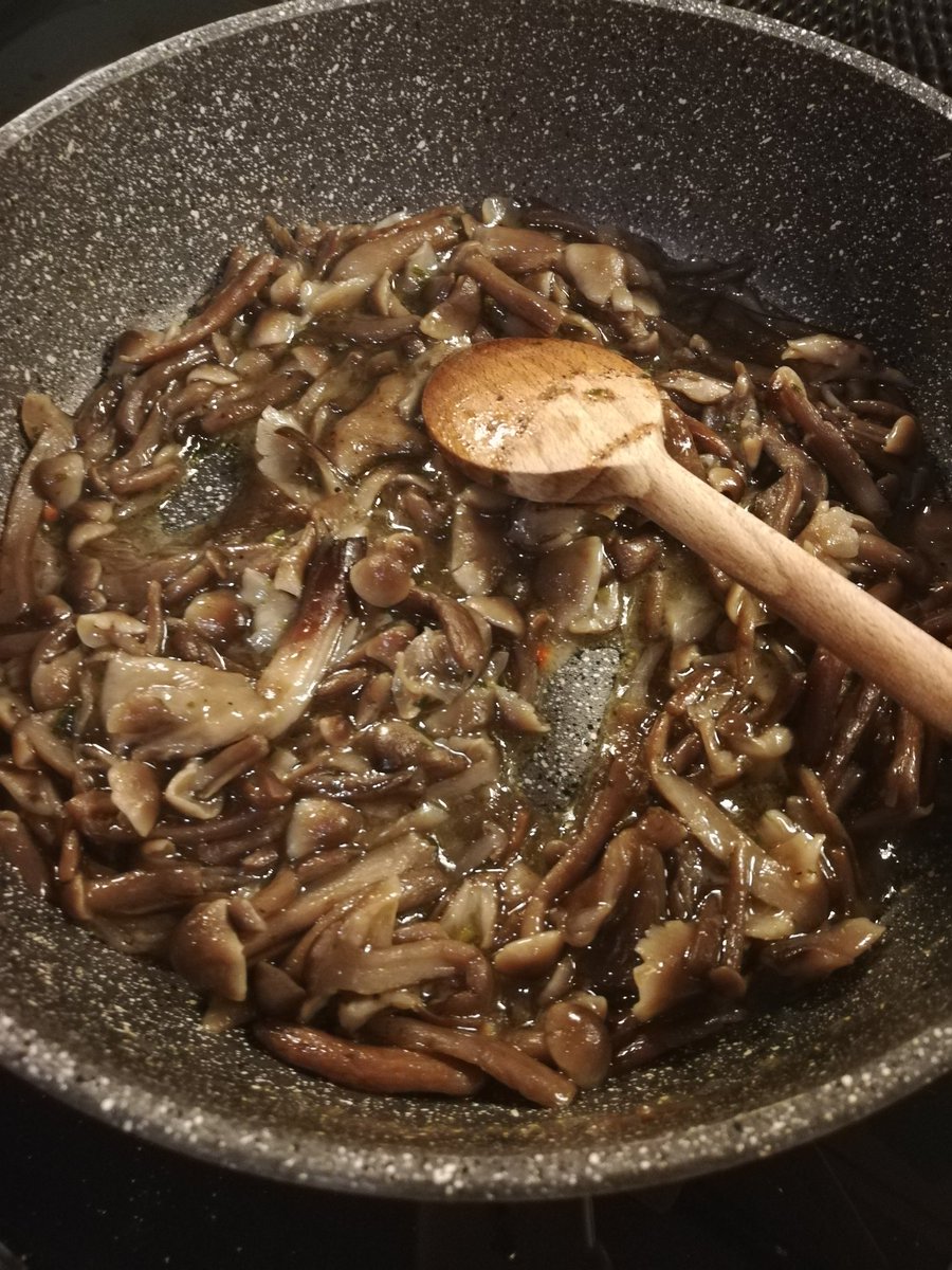 LaConsiglieria's tweet photo. #staseracucinaPaola #extradry #BepinDeEto @radicchioigp e poi ... #Bcena @anboemo @Barbaga3Gaetano @paoloigna1 @ste_conte @IlMattinoFoggia @MilenaLazzaroni @lovecetraro https://t.co/1GeMFuNOWd