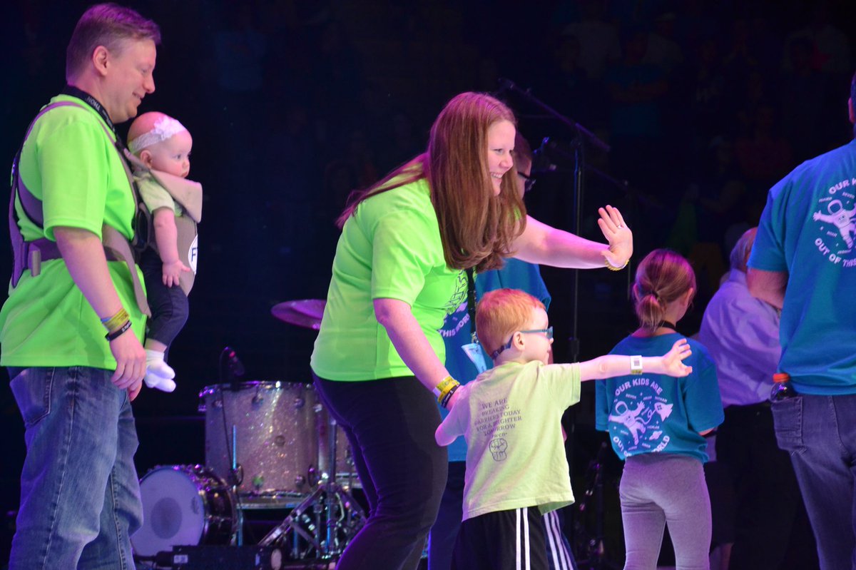 penn_state's tweet image. For The Kids, For The Families. 💙

#THON2018 #CancerCannot #FTK