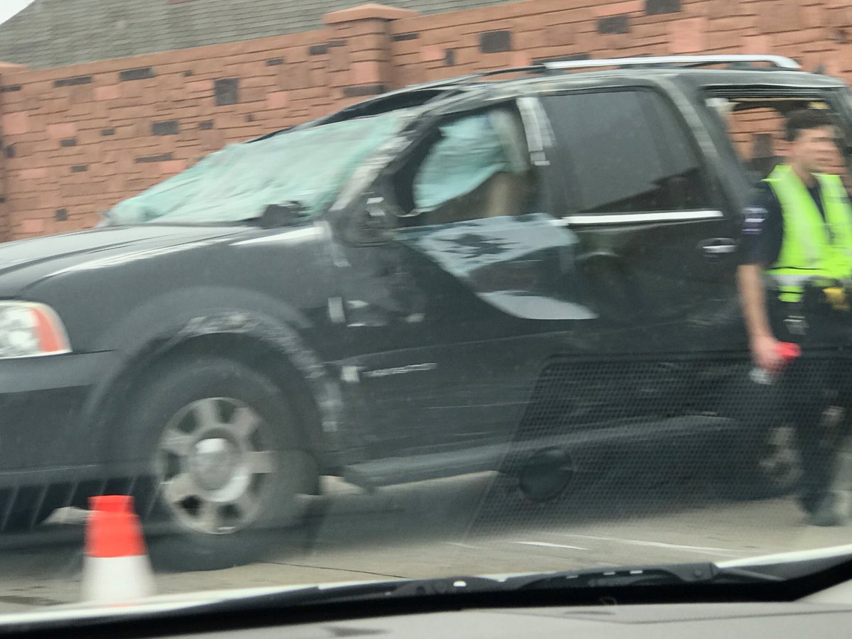 ClaxtonCreative's tweet photo. Damage to one of the cars in the accident on Cartwright Rd in @cityofmesquite. Cartwright is a raceway the city will do nothing about. Asst city mgr says road is safe and traffic light situation is fine. Does this look safe? Second big wreck in 1000 ft in a week but hey. https://t.co/JXV0oFZSKP