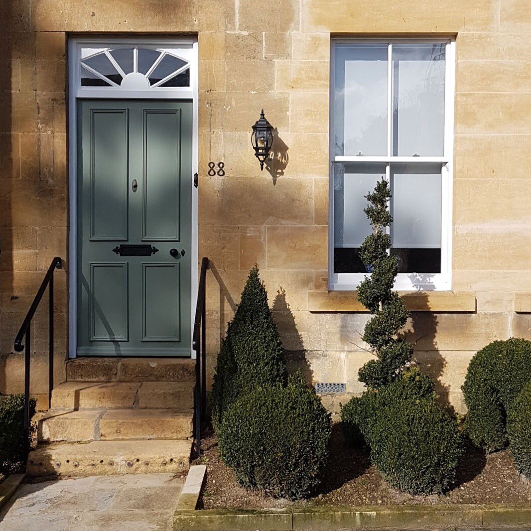Final day in the Cotswolds before heading back to London. Such a beautiful part of the country. #cotswolds #architecture #doors #home #house #gunterandco #window