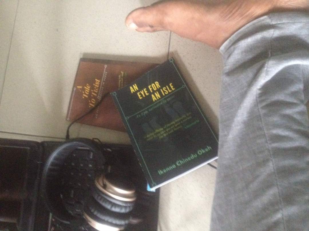 IkennaOkeh's tweet image. Began the day with writing #song reviews. With two of my narrative verses for company.  For orders, contact me on okehikenna@gmail.com. #poetry #narrativeVerse #epic #African #adventure