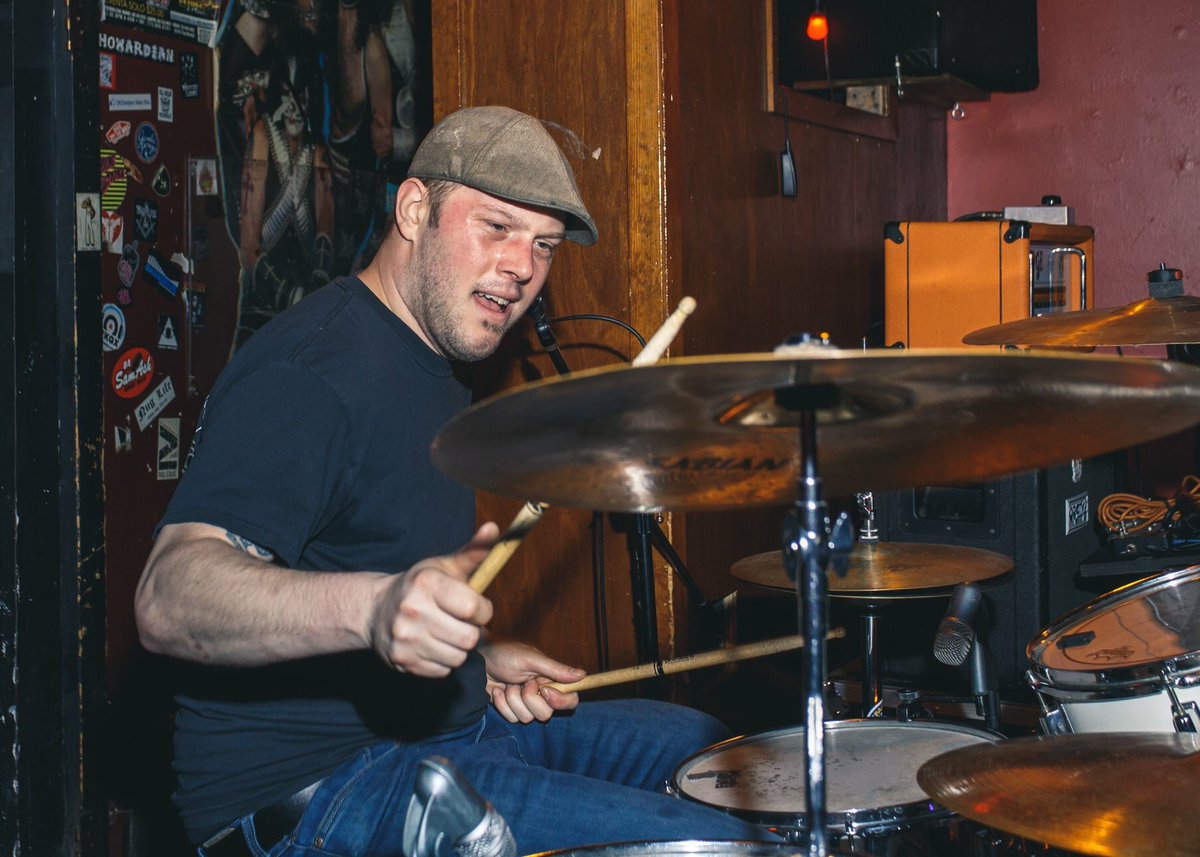 thisobsession3's tweet photo. Thanks to John Mourlas. Taken last night at Liar’s Club. #thisobsession #poppunk #liveshow #liarsclub #chicago https://t.co/QhPKykj7eu