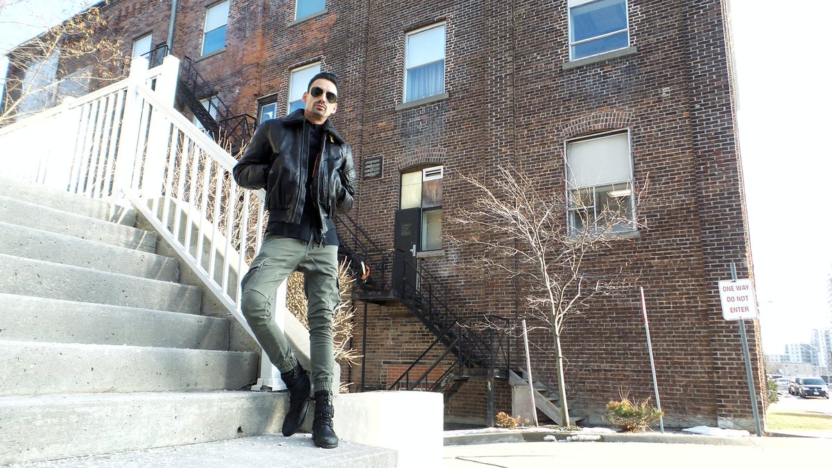 Fashionights's tweet photo. New hood, new @Parajumpers_PJS jacket. Wearing the JOSH waxed leather bomber. 💯 #PJSFriends #FASHIONIGHTS
https://t.co/absWqSNZPv #PJSFriends #PJSCanada https://t.co/iZqvQQXU4U