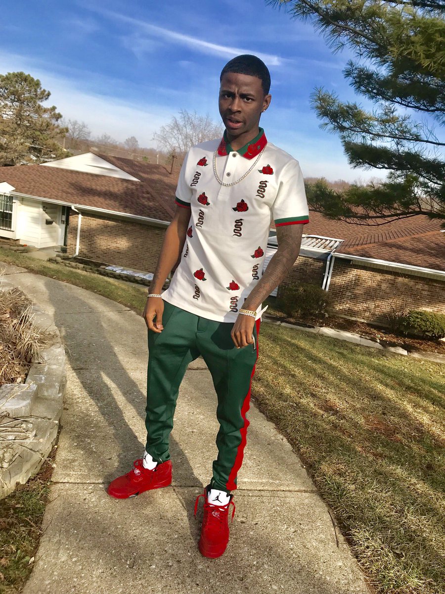 DesignerDro_'s tweet photo. Ain't no cap in my rap, hottest youngin in my city
i got racks just like tennis, tennis chains on my pendant https://t.co/bEny8Jt4cq