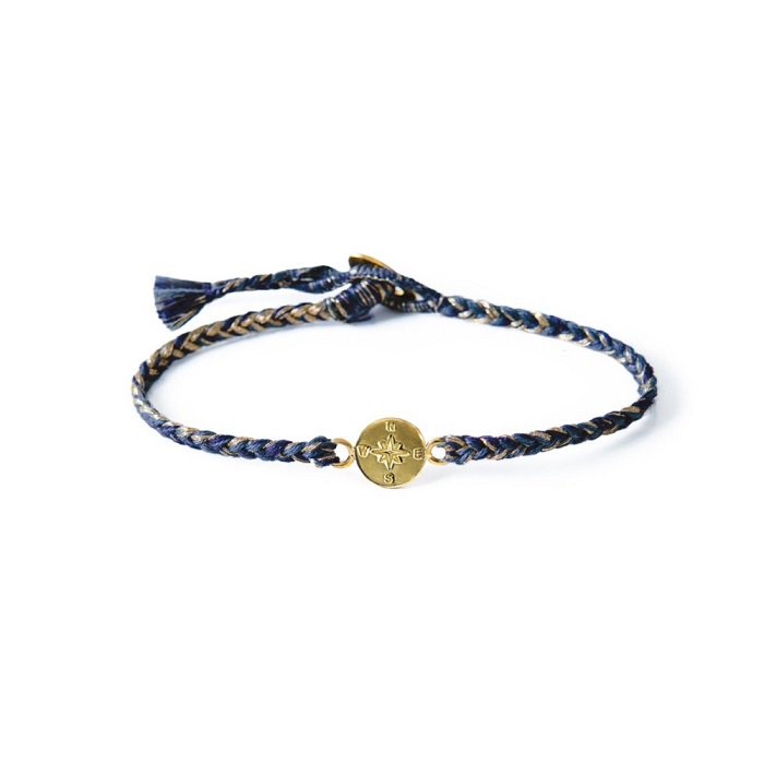 notablySmitten's tweet image. We agree: #CourageisContageous! The Deep Blue Compass Bracelet is a gorgeous example of what we love about @BraveCollection - hand woven cotton and carved brass, the charm reads “Brave” in Khmer. #notablysmitten ow.ly/OuSG30itseh