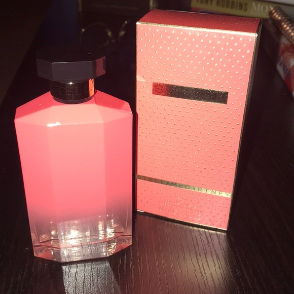 AmberTen's tweet photo. So good I had to share! Check out all the items I'm loving on @Poshmarkapp : https://t.co/aFPD6QtcsC https://t.co/lrBkP63iyS
