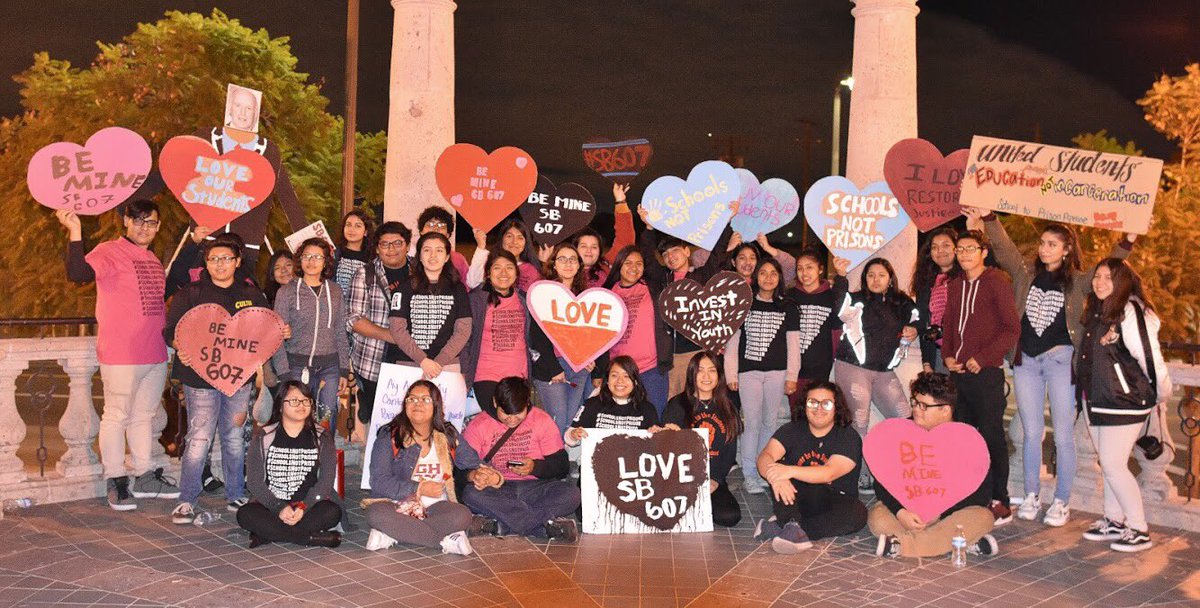 DrKnuckyEsq's tweet photo. Can’t hide the joy I get from fighting alongside the youth! Inspired by the students of LA and @ICSEastLA at the #SB607 action at Mariachi Plaza. Keep kids in school Governor Brown! #LoveTheYouth #SchoolsNotPrison #ACLUSoCal #ACLU ✊🏾✊🏽✊🏼✊🏿 https://t.co/ZDyqvHuGcJ