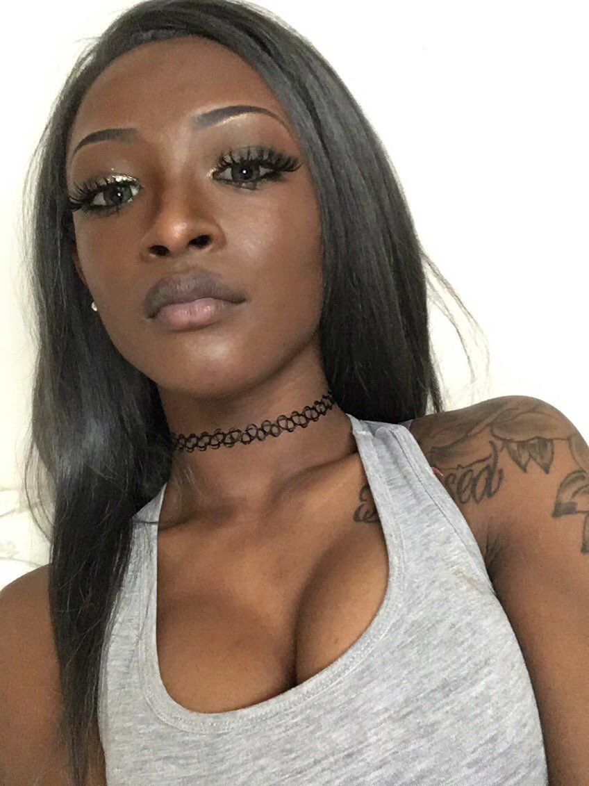 Oreo_duhhh's tweet photo. Craving Chocolate? 😛💦🍫 https://t.co/On1QahoUZV