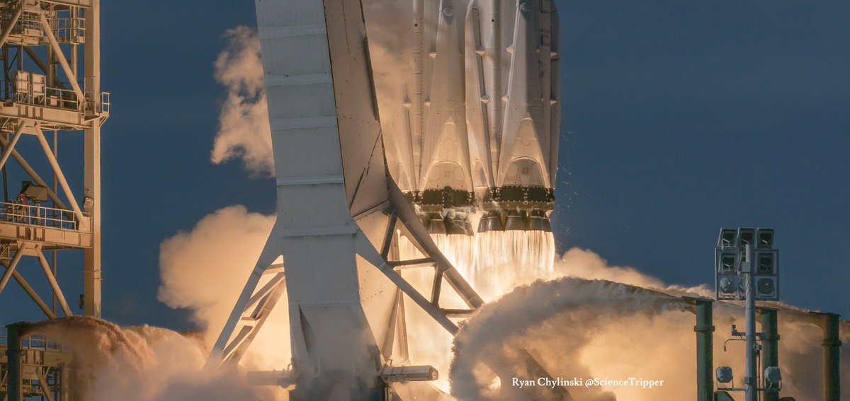 ryanchylinski's tweet image. #FalconHeavy wide liftoff shot from my remote camera 396m away - then we zoom in on LC-39A &quot;rainbirds&quot; in the lower right. Caught the moment of flow change at height clearance #SpaceX @elonmusk @SPACEdotcom @SpaceX