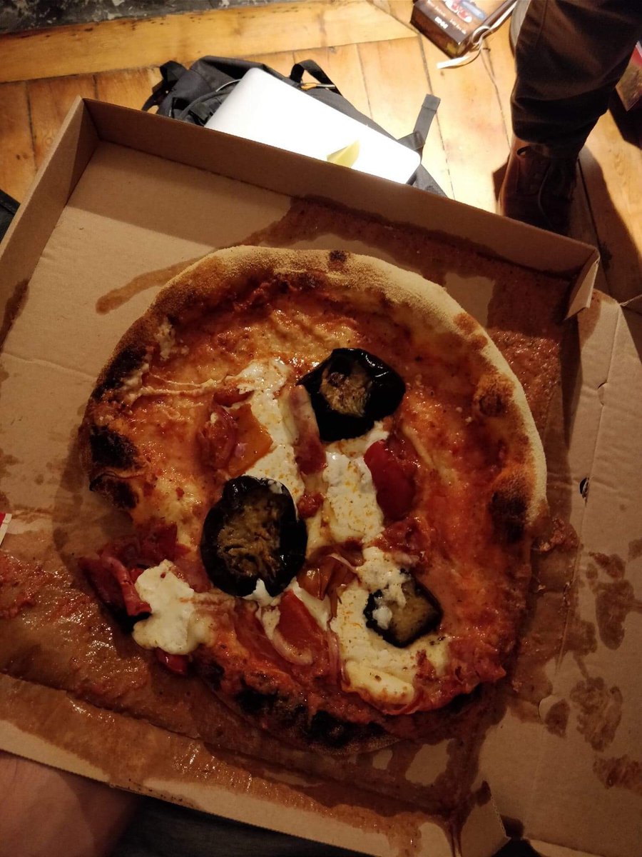 SeniorsHpy's tweet photo. @Deliveroo @Deliveroo_FR je me rappelle avoir commandé des pizzas pas des lasagnes ? Sympa le service quand on commande pour 60 euros. Un remboursement ? #deliveroo #deliveroofrance #foodora #ubereats #settepizza @settepizzatutti https://t.co/ohXQoymDd7