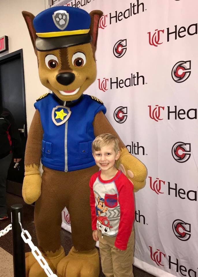 samatti2010's tweet photo. Having fun at our first cyclones game!! @CincyCyclones #cincycyclones https://t.co/XPtzgMt91S