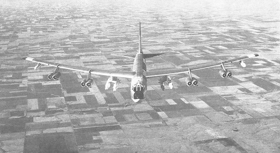 Casillic's tweet photo. B52 decked out with Skybolt Missiles
Each had W59 1MT warhead!
Allows launch outside Soviet air defense system
#Nukes #W59 #Skybolt #B52 https://t.co/YQIqhxOIjy